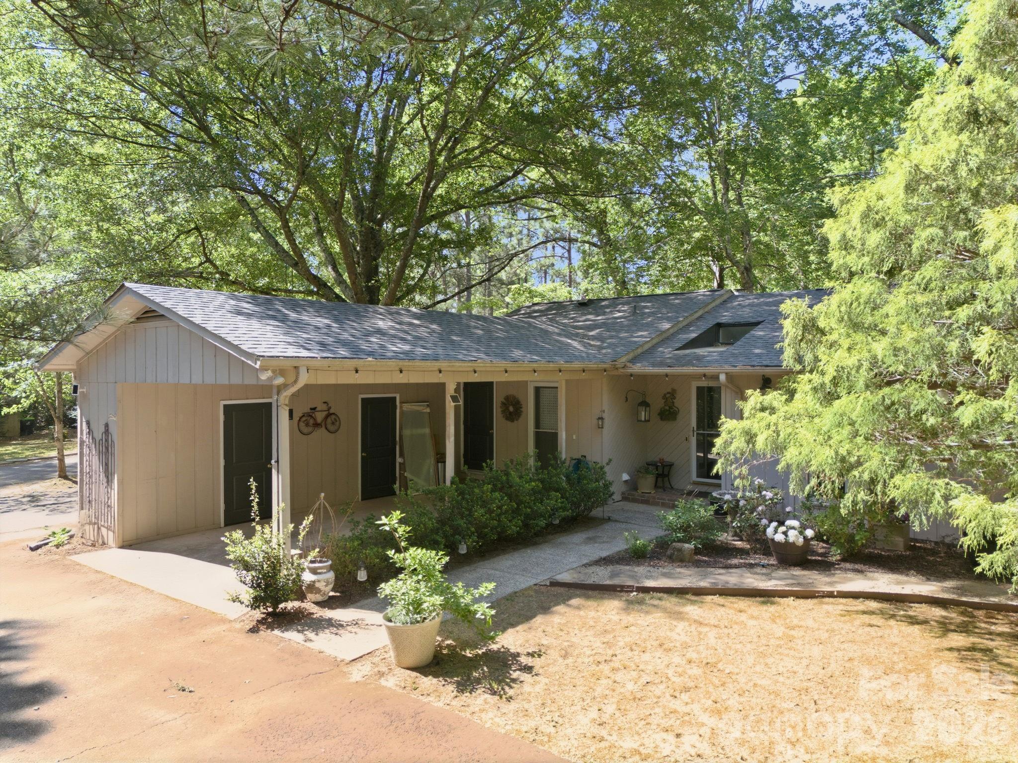 Diamond Ridge Condominiums - Residential