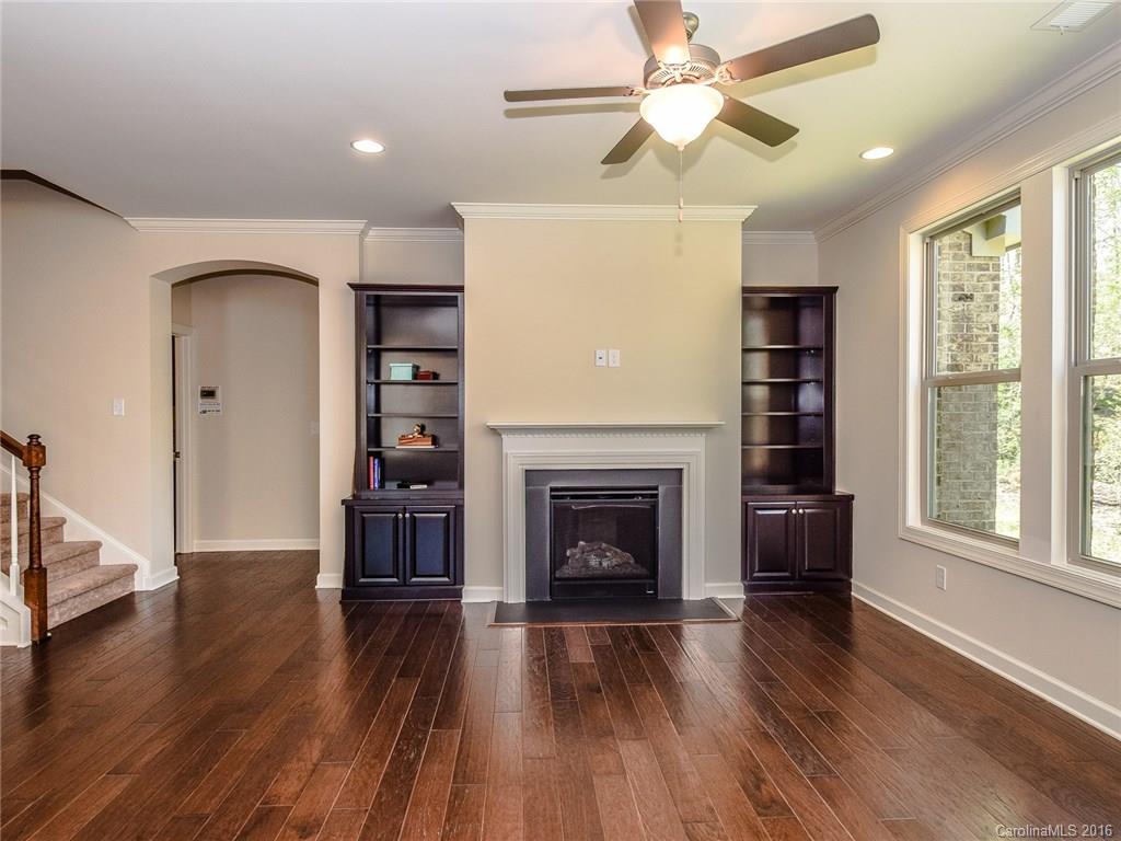 Treetops At Cowans Ford - Residential