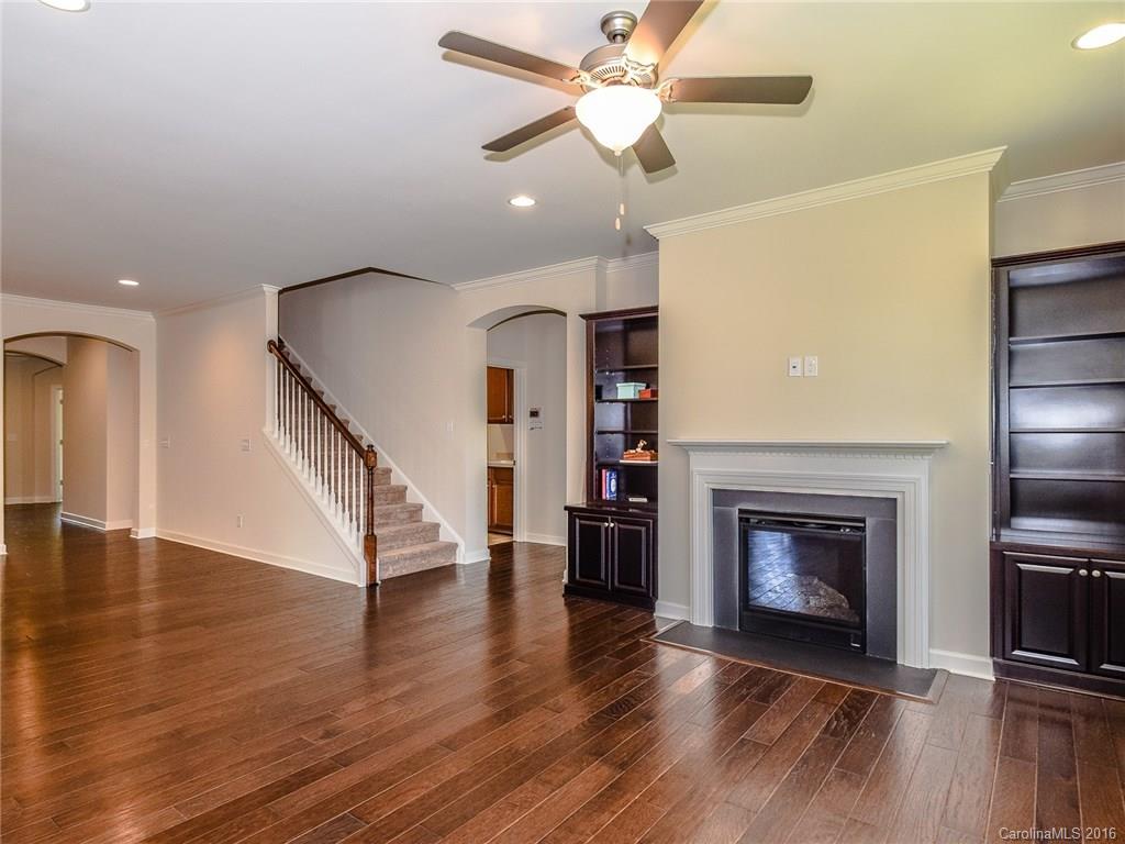 Treetops At Cowans Ford - Residential