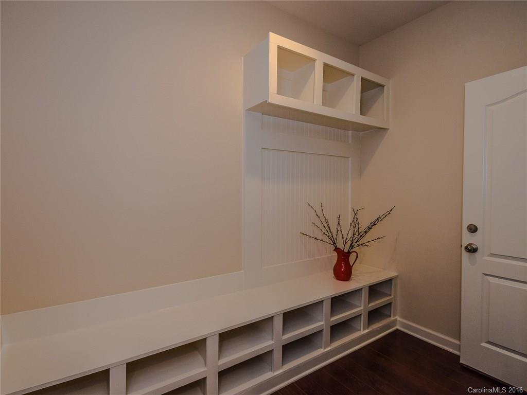 Treetops At Cowans Ford - Residential