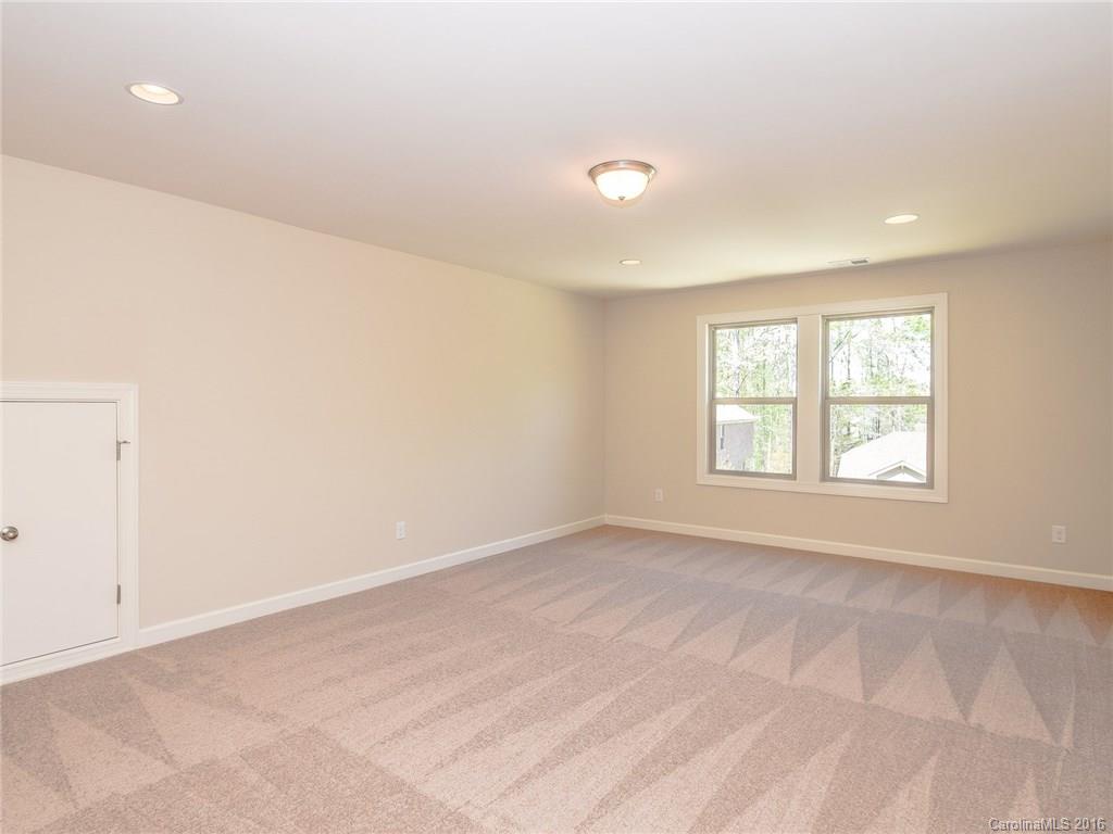 Treetops At Cowans Ford - Residential