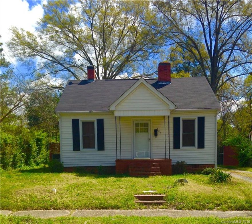 Cute investment property! Roof, hot water heater and gas pack fairly new. Currently rented for 650.00 per month!