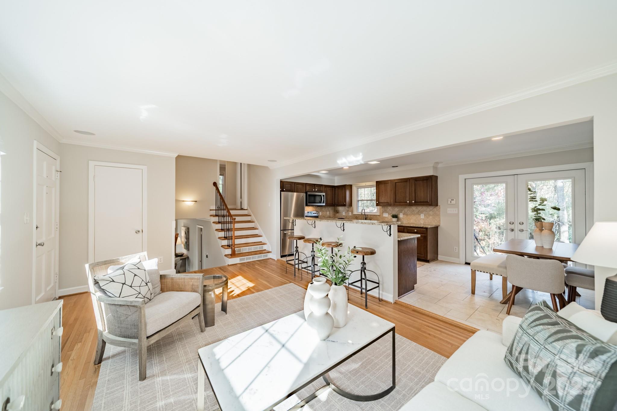 3221 Northampton Drive