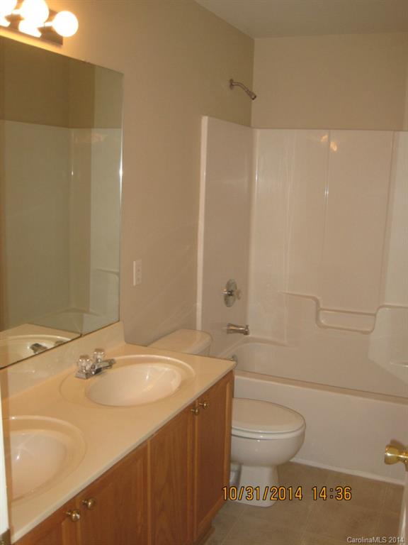 Oakdale Village - Residential Lease