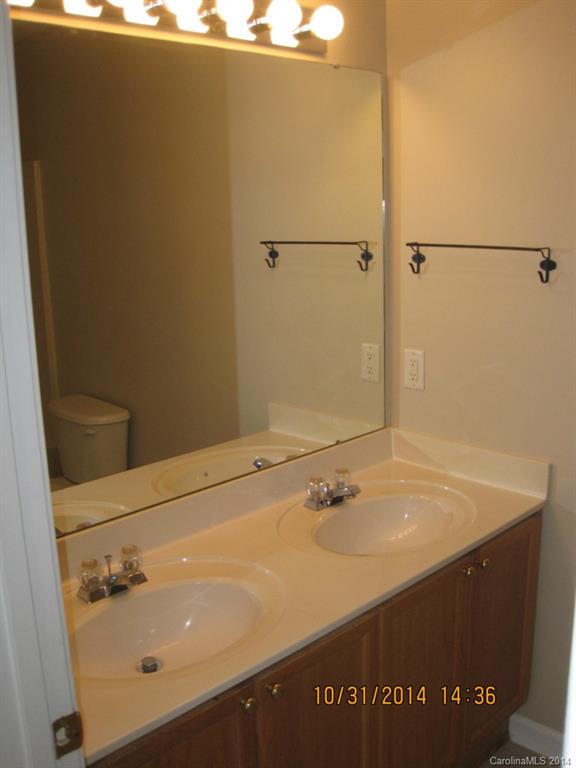 Oakdale Village - Residential Lease