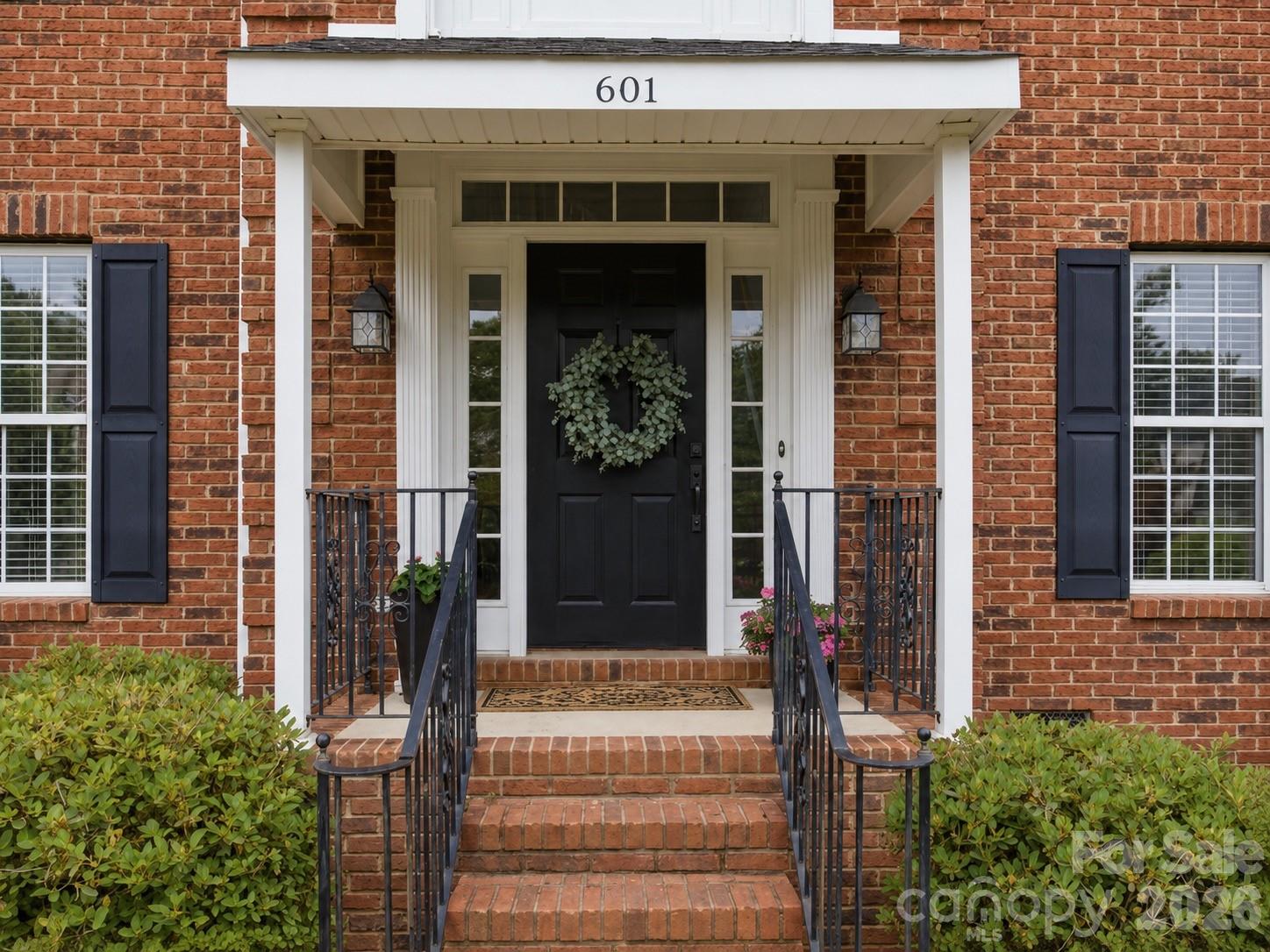 601 E Cheval Drive