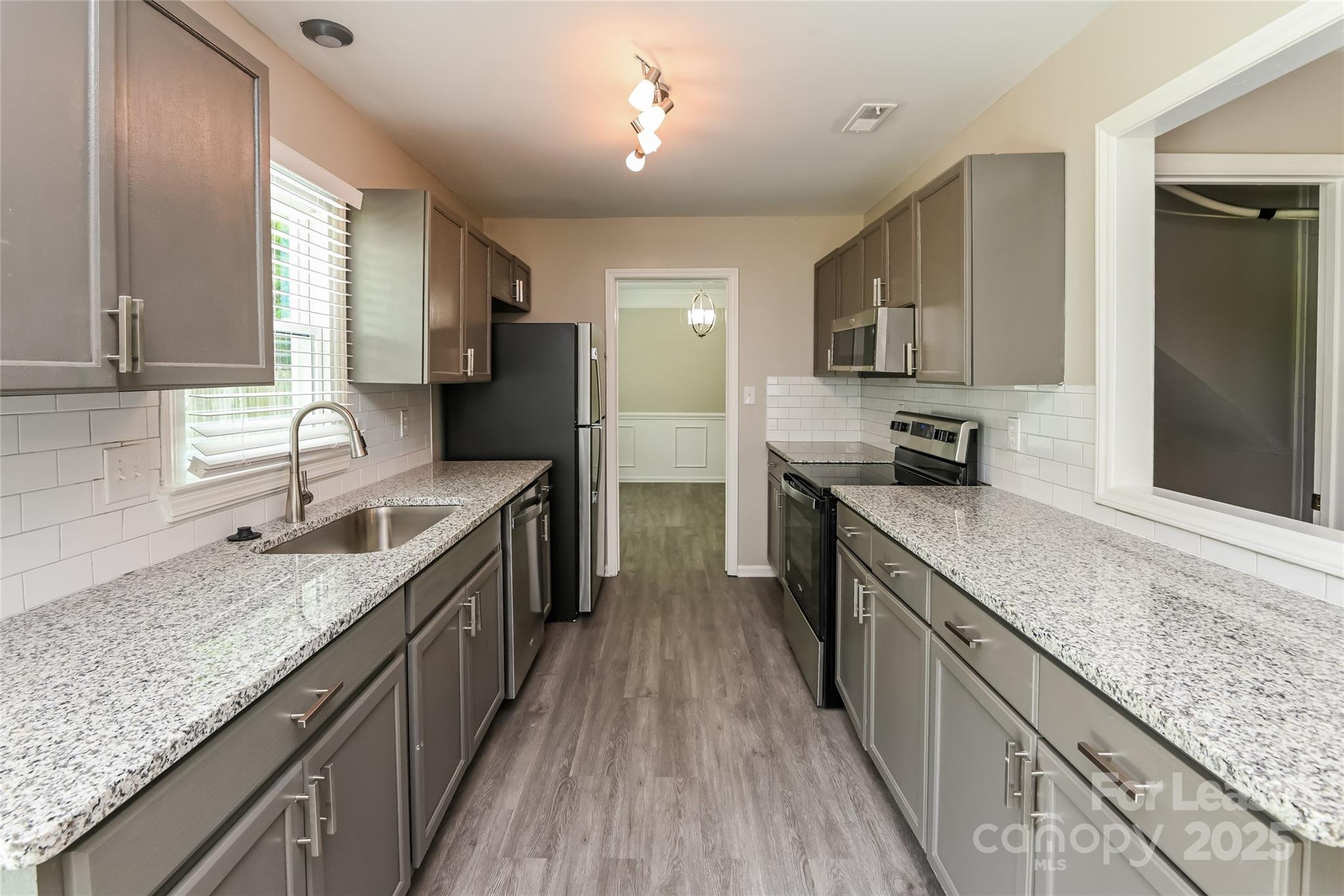 5015 Rivergreen Lane