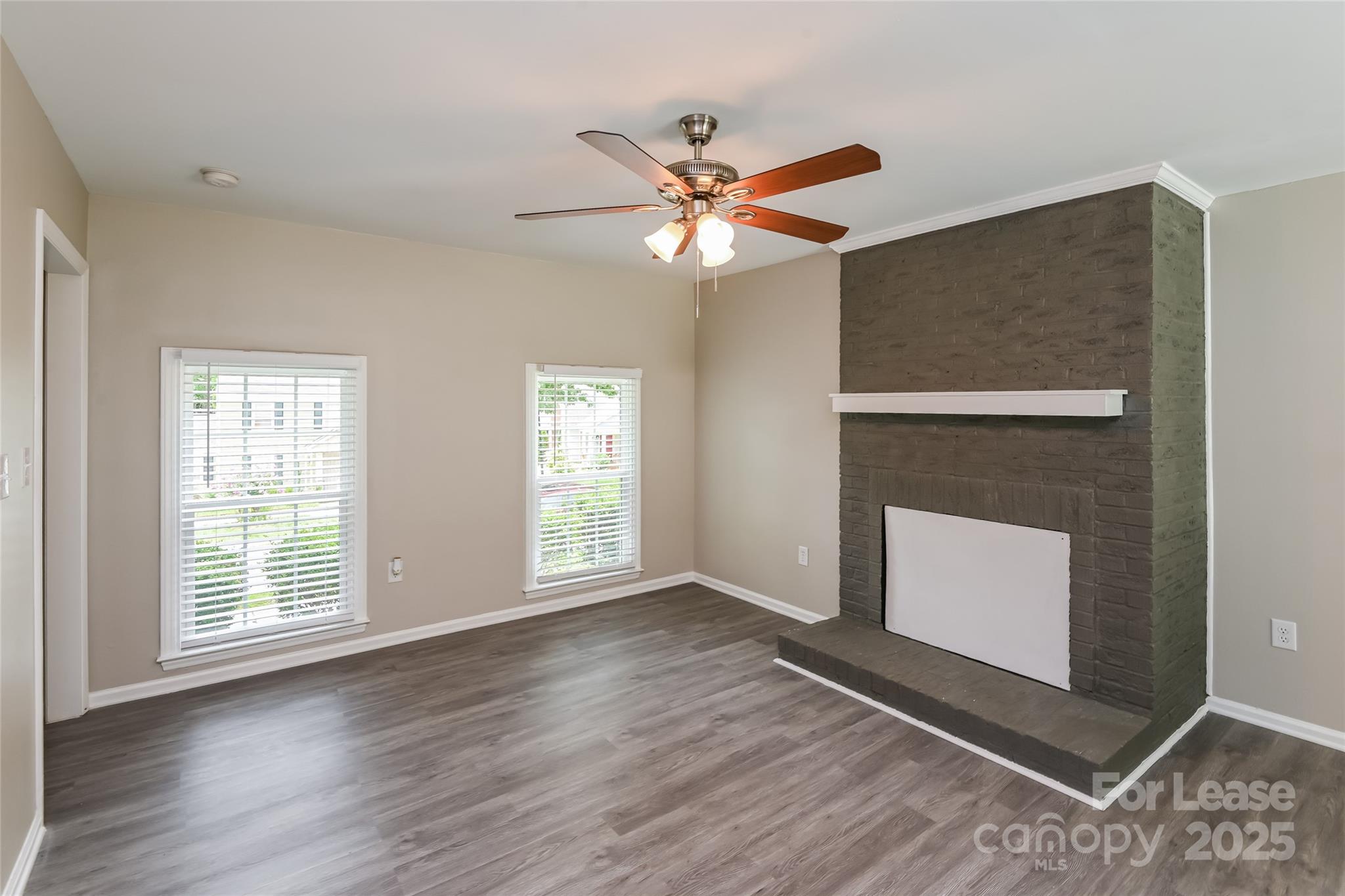 5015 Rivergreen Lane