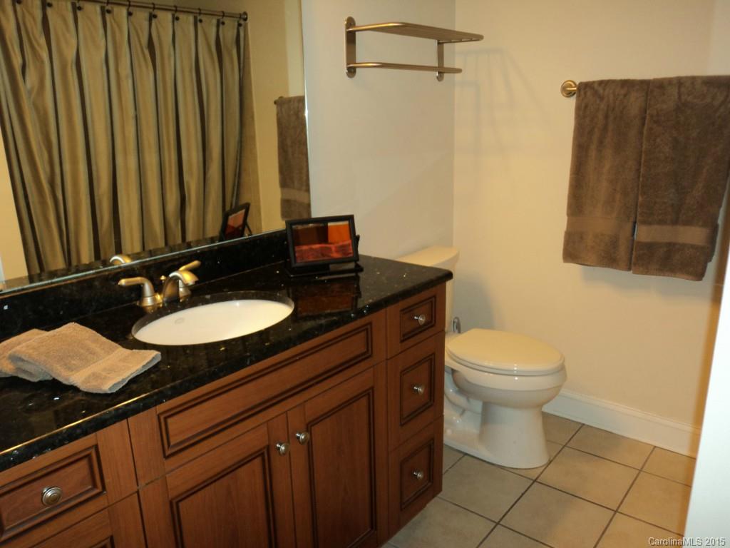 Fifth and Poplar - Residential Lease