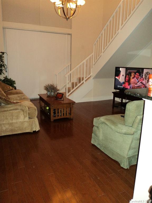 Fifth and Poplar - Residential Lease