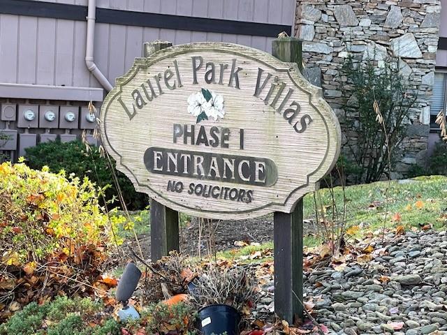 Laurel Park Villas - Residential