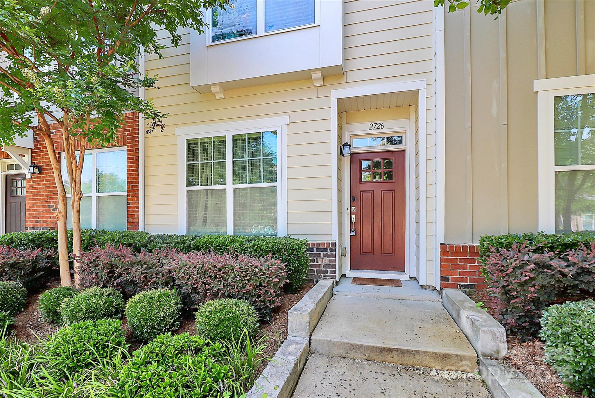 2726 Tranquil Oak Place