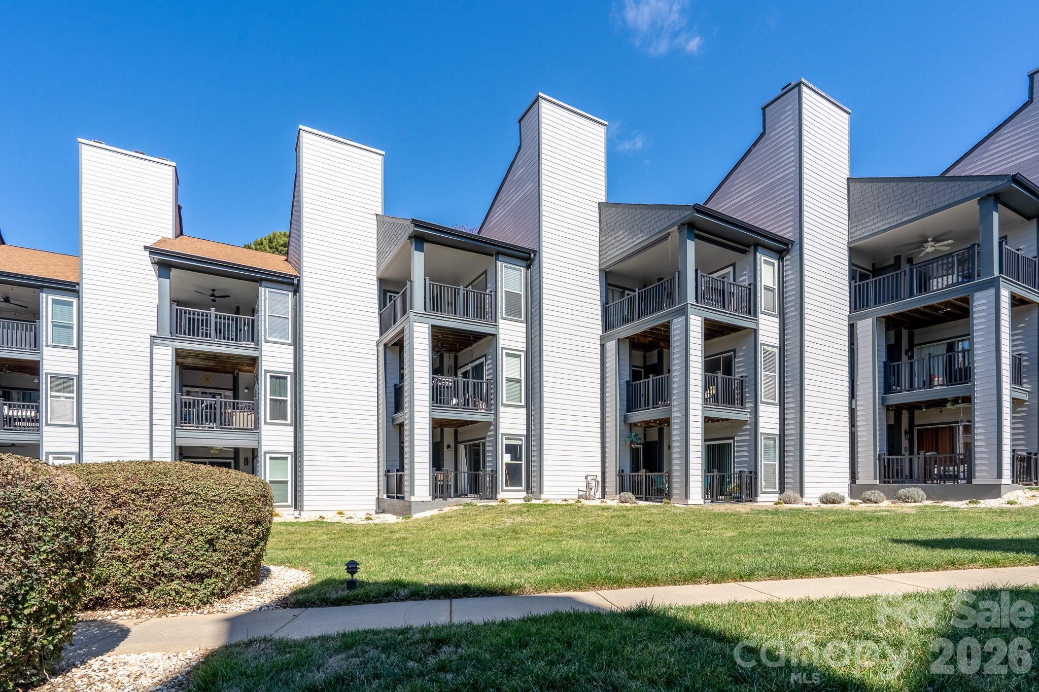 18851 Vineyard Point Lane