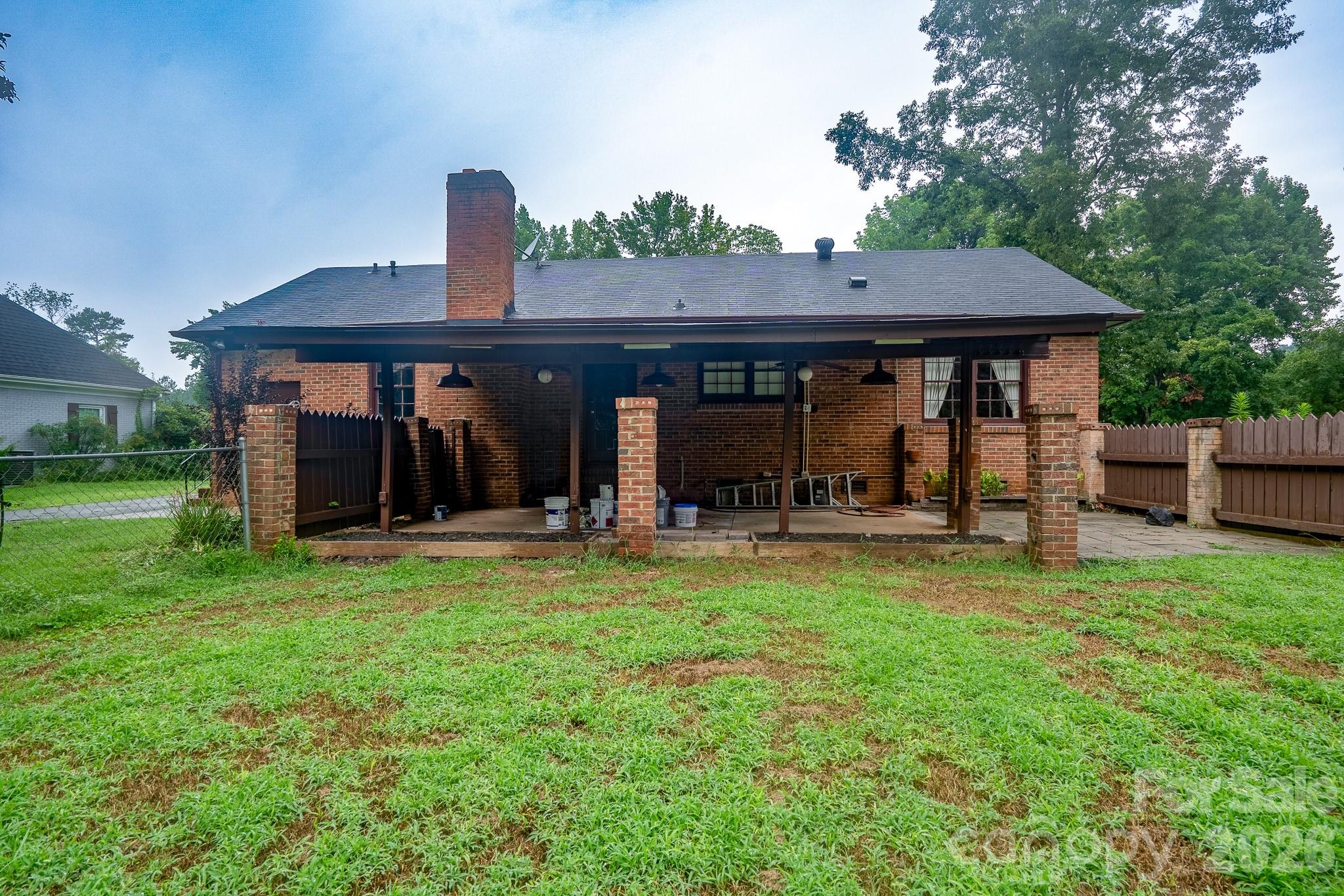 5742 faulconbridge Road