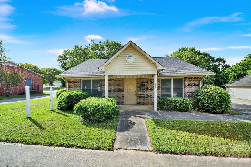 Conveniently located near court house and county office building, 5 office spaces, 2 rest room, 15 space parking at rear of lot, Zoned B-2 Neighbor Commercial which allows for business and residential occupancy