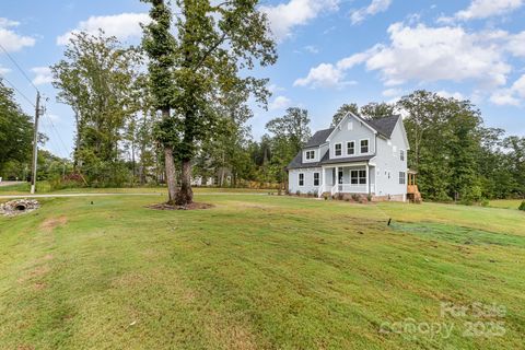 A home in Clover