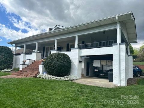 Single Family Residence in Morganton NC 110 Burkemont Avenue.jpg