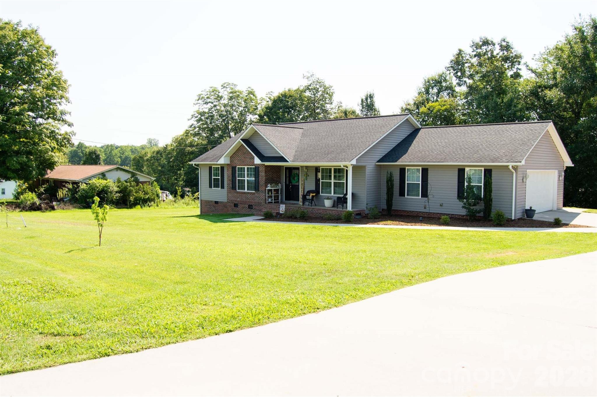 2422 23rd Street Drive NE