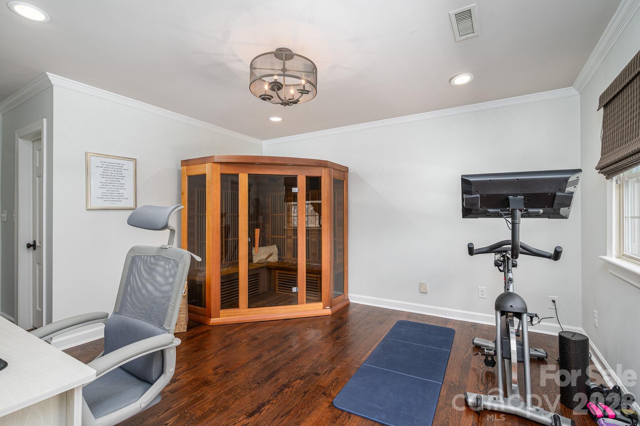 Country Club Estates - Residential