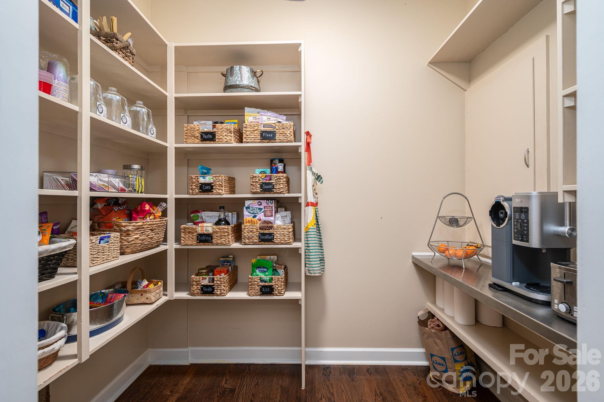 Country Club Estates - Residential