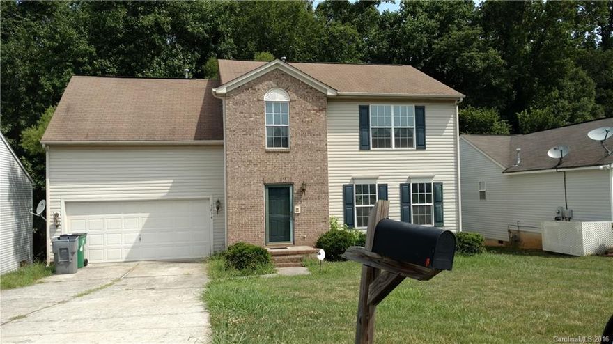 Move in Ready 4 bed-room home. Fresh Paint! Open floor-plan with Great Room and Kitchen! Split Bedroom floor-plan makes this home an ideal set-up! Bonus Room upstairs can make a great office, play area or "Man-cave". Easy access to I-485!