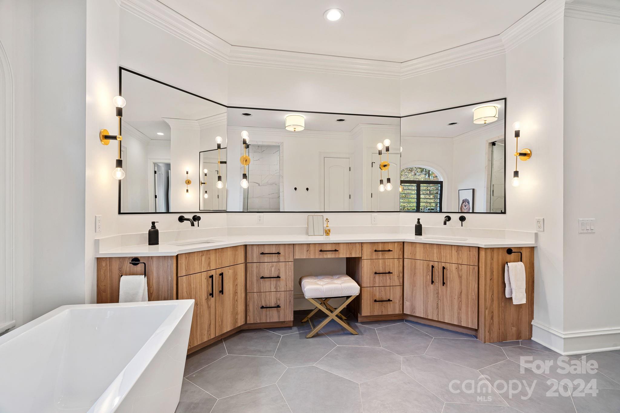 The Peninsula - Residential