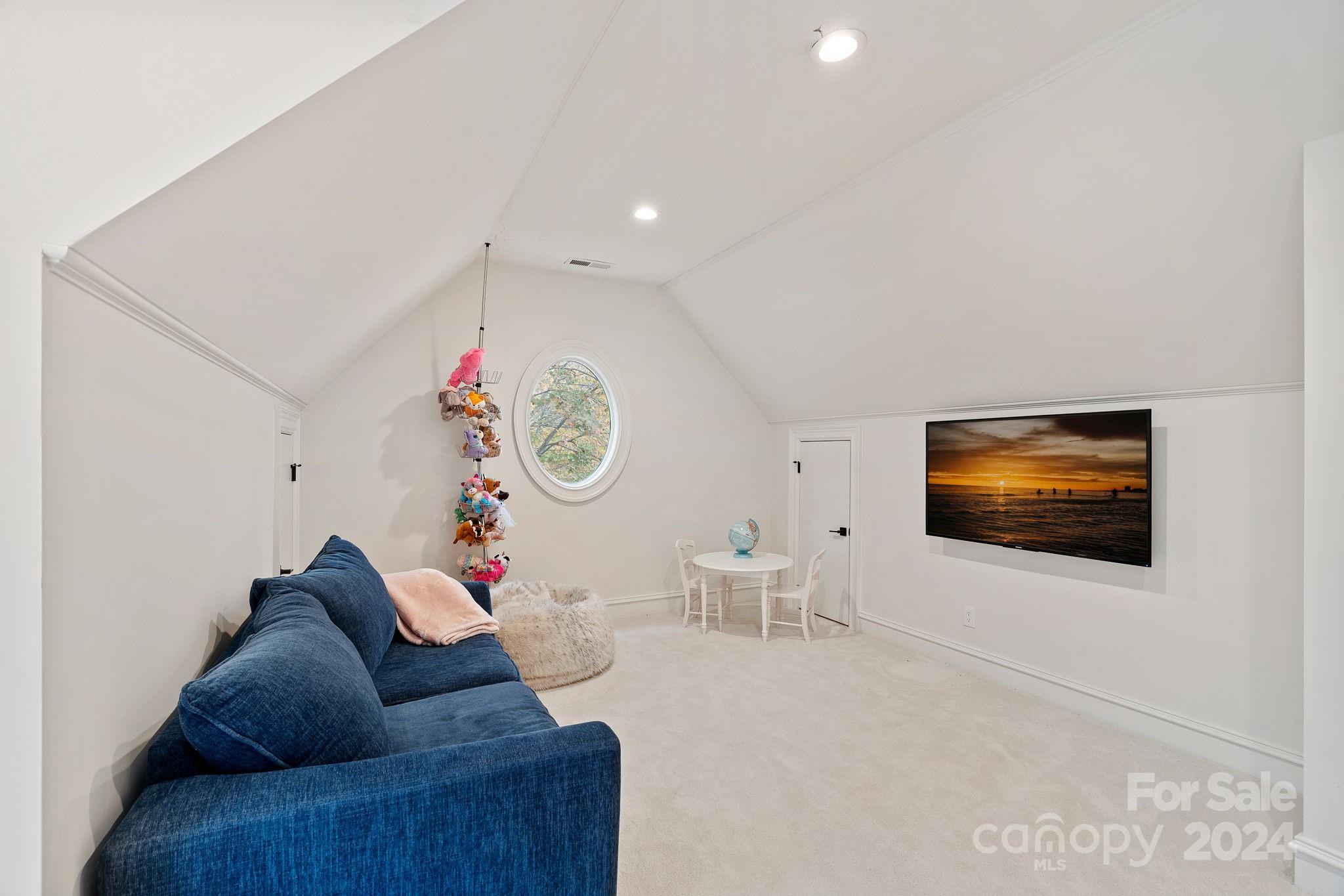 The Peninsula - Residential