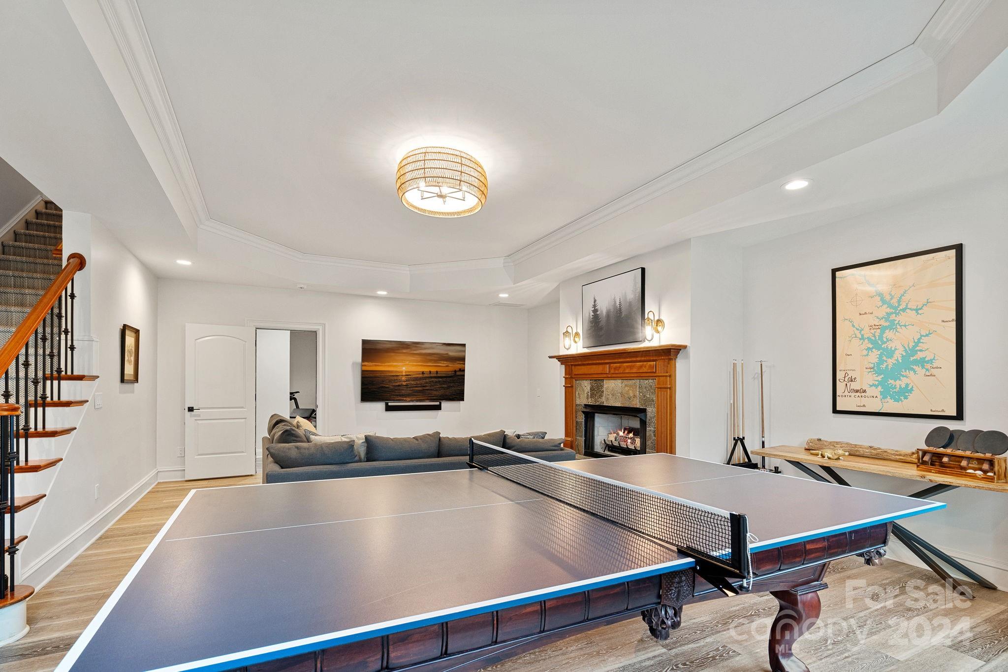 The Peninsula - Residential