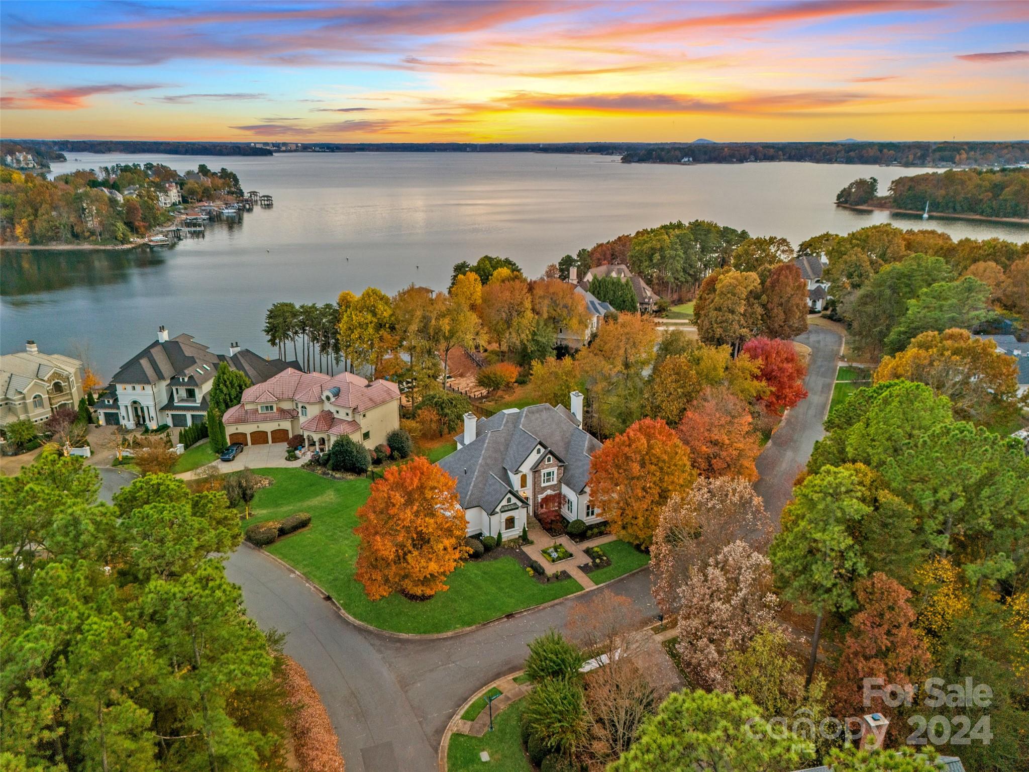 The Peninsula - Residential