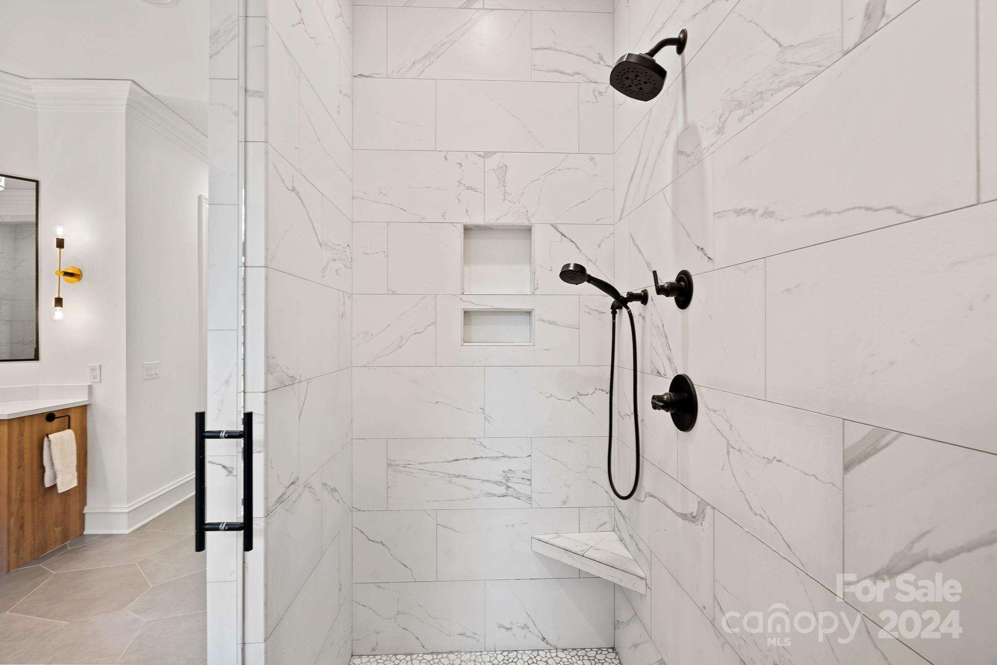 The Peninsula - Residential