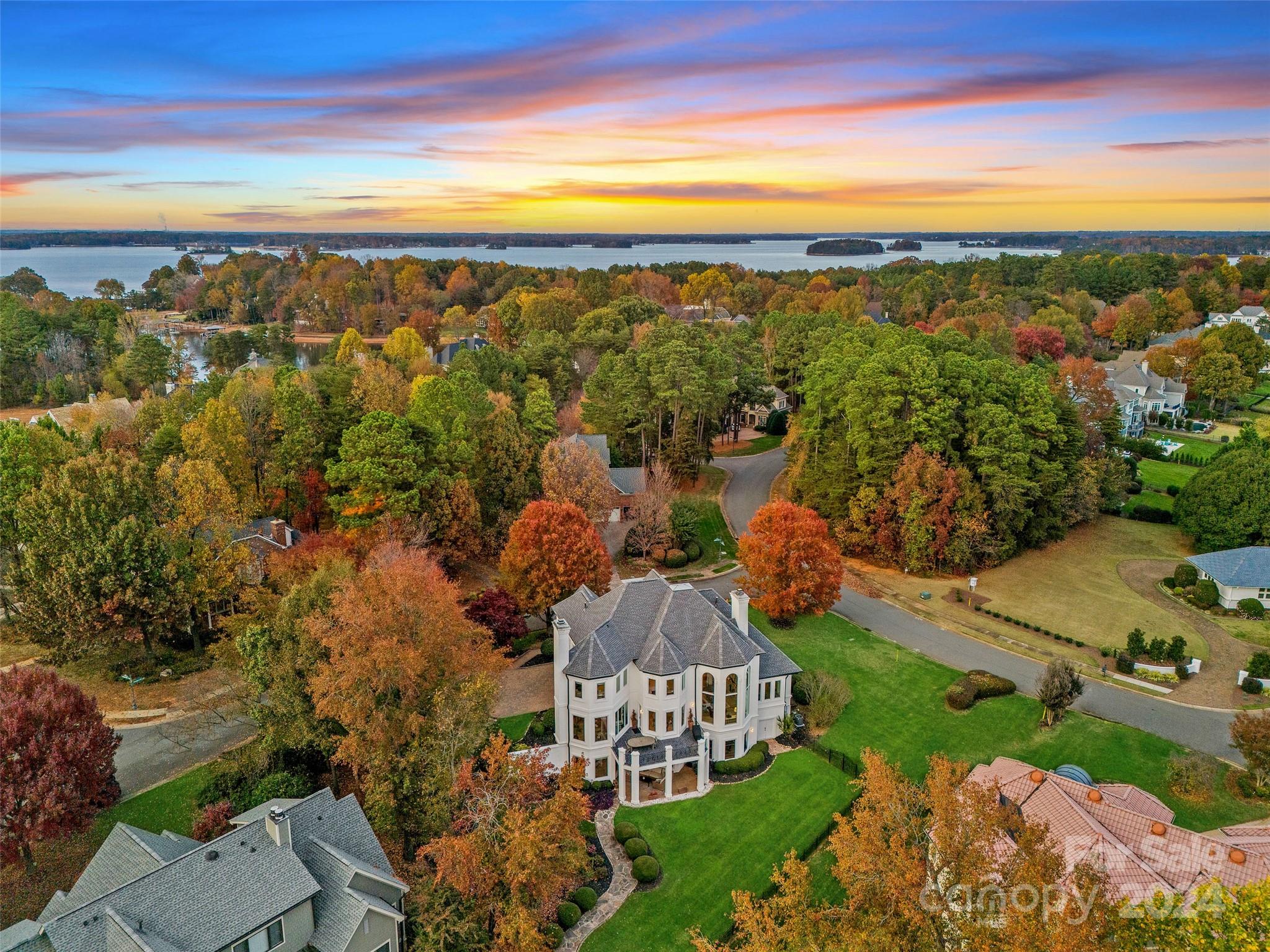 The Peninsula - Residential