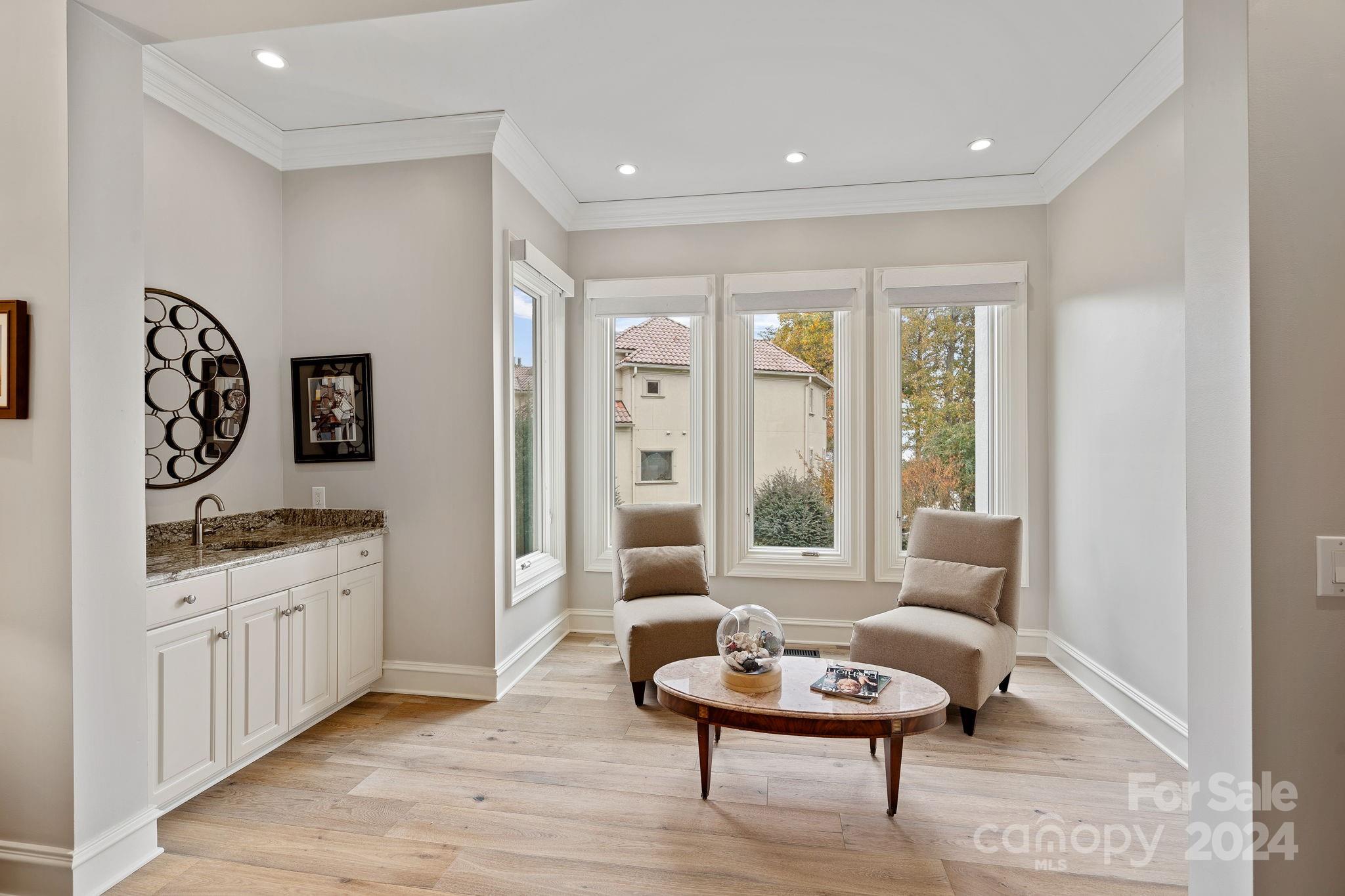 The Peninsula - Residential