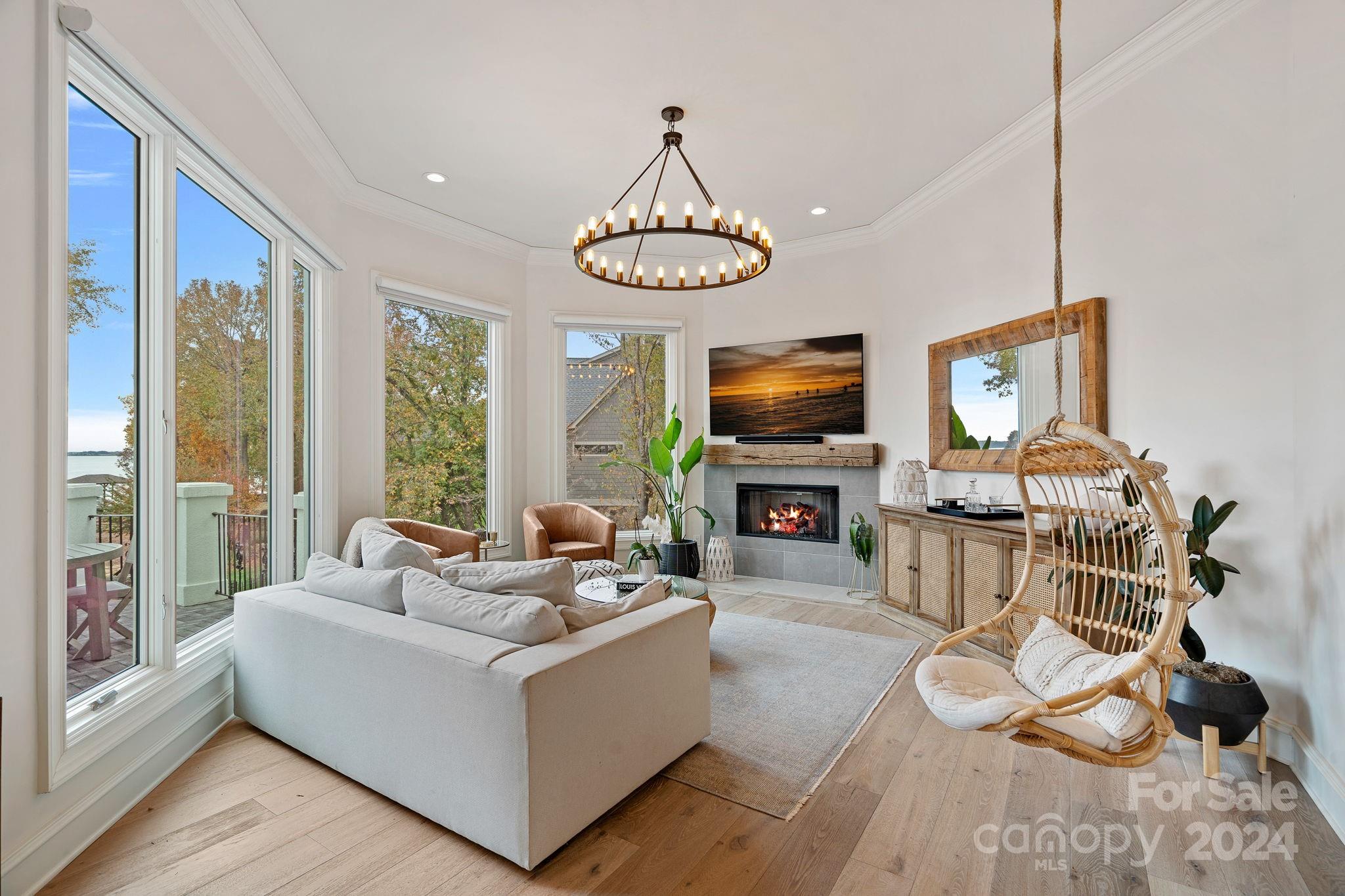 The Peninsula - Residential