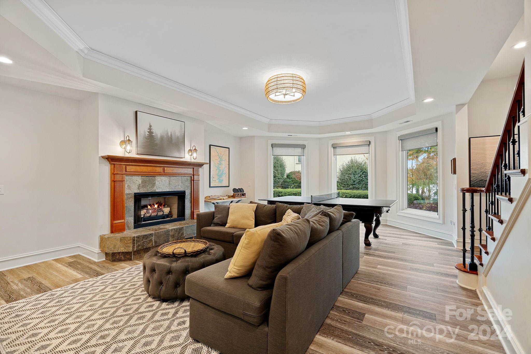 The Peninsula - Residential