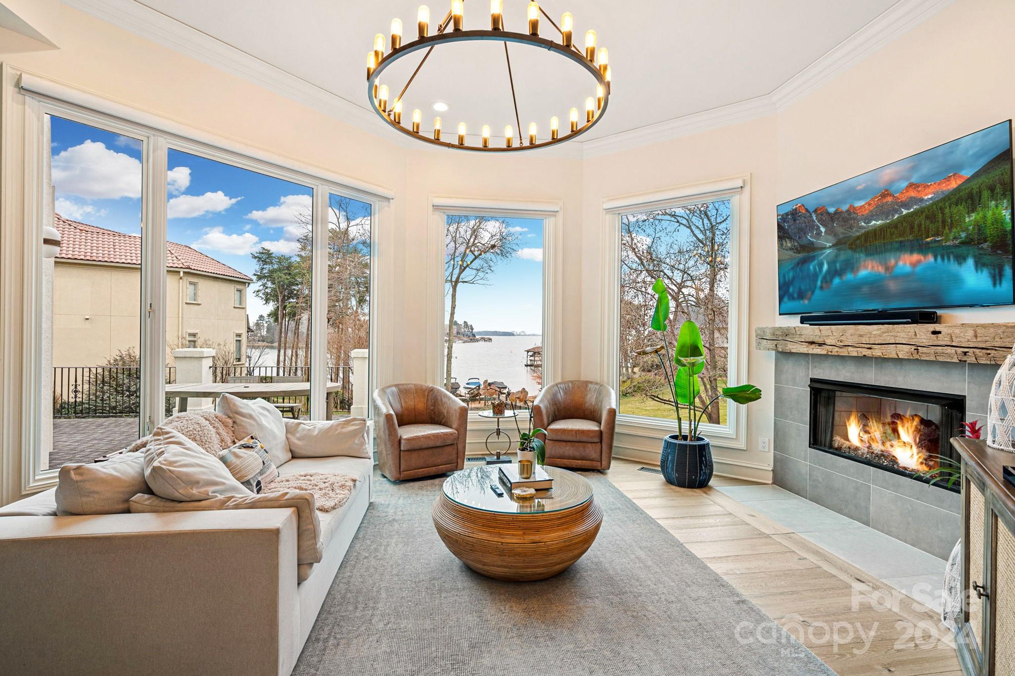 The Peninsula - Residential