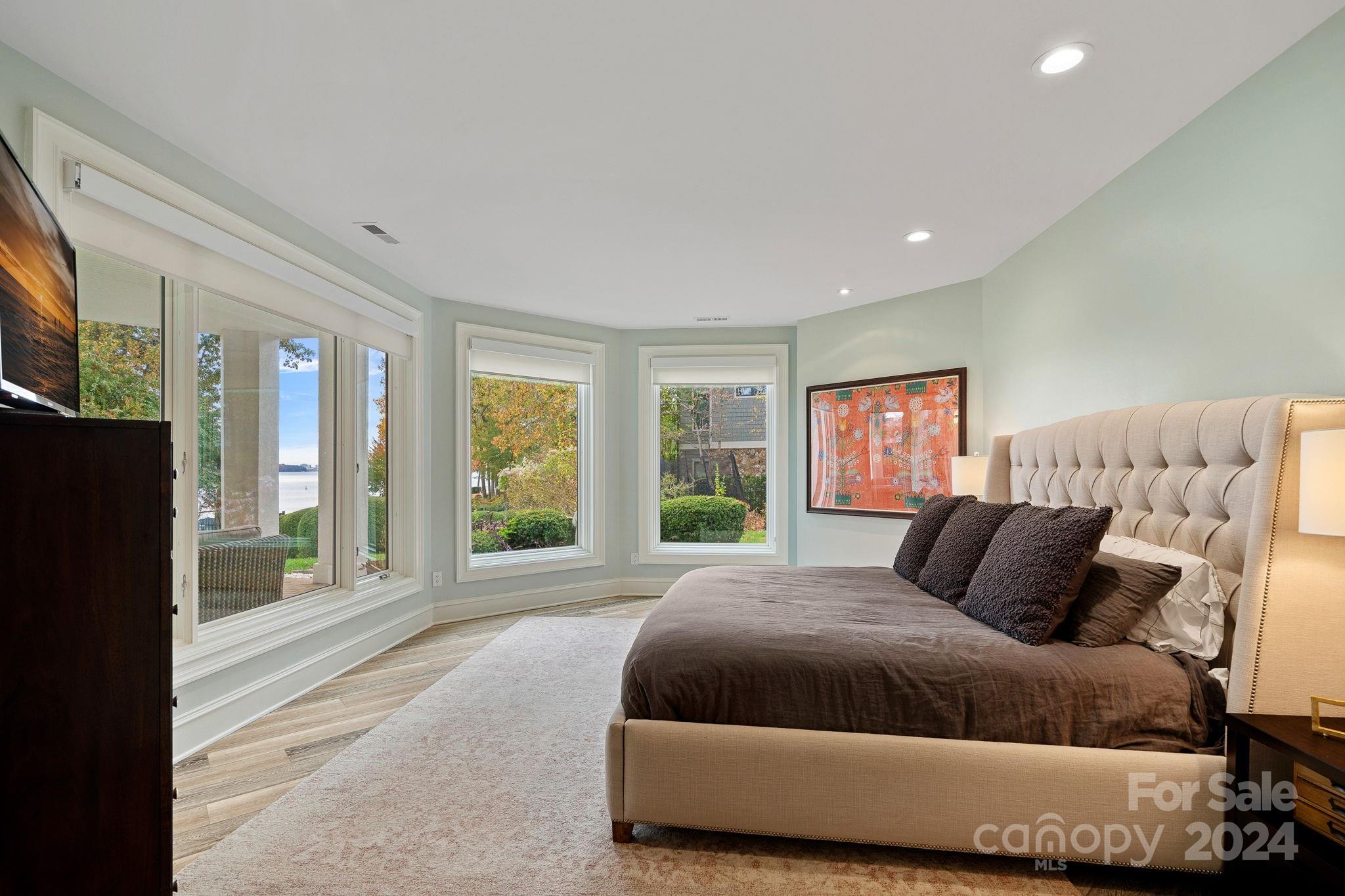 The Peninsula - Residential