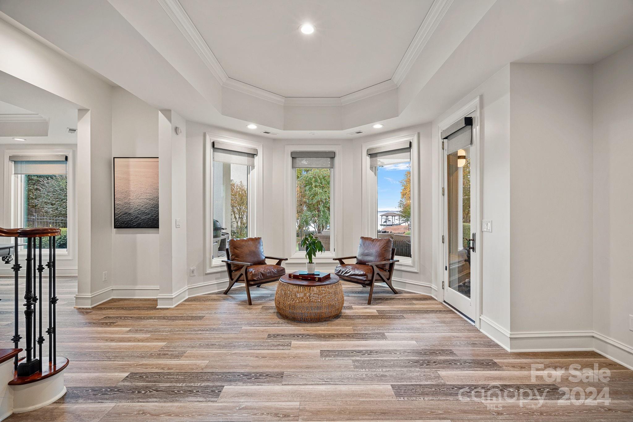 The Peninsula - Residential