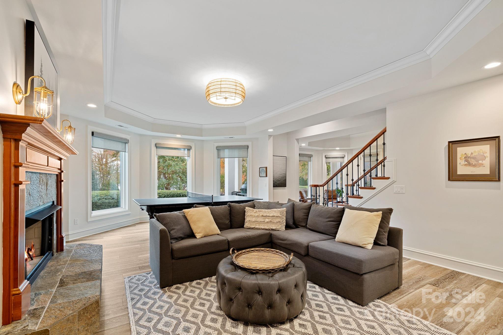 The Peninsula - Residential