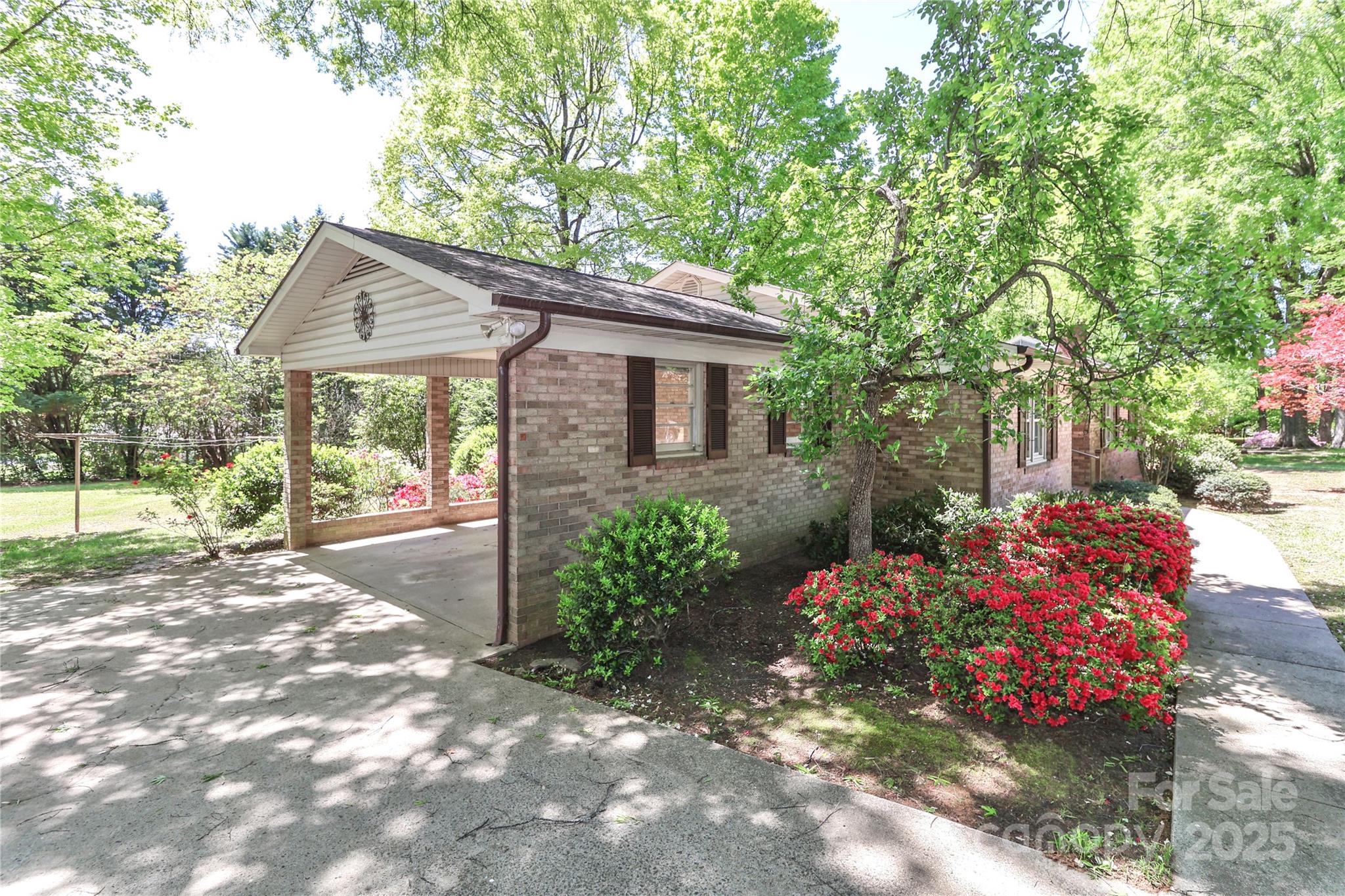 783 Carpenter Avenue
