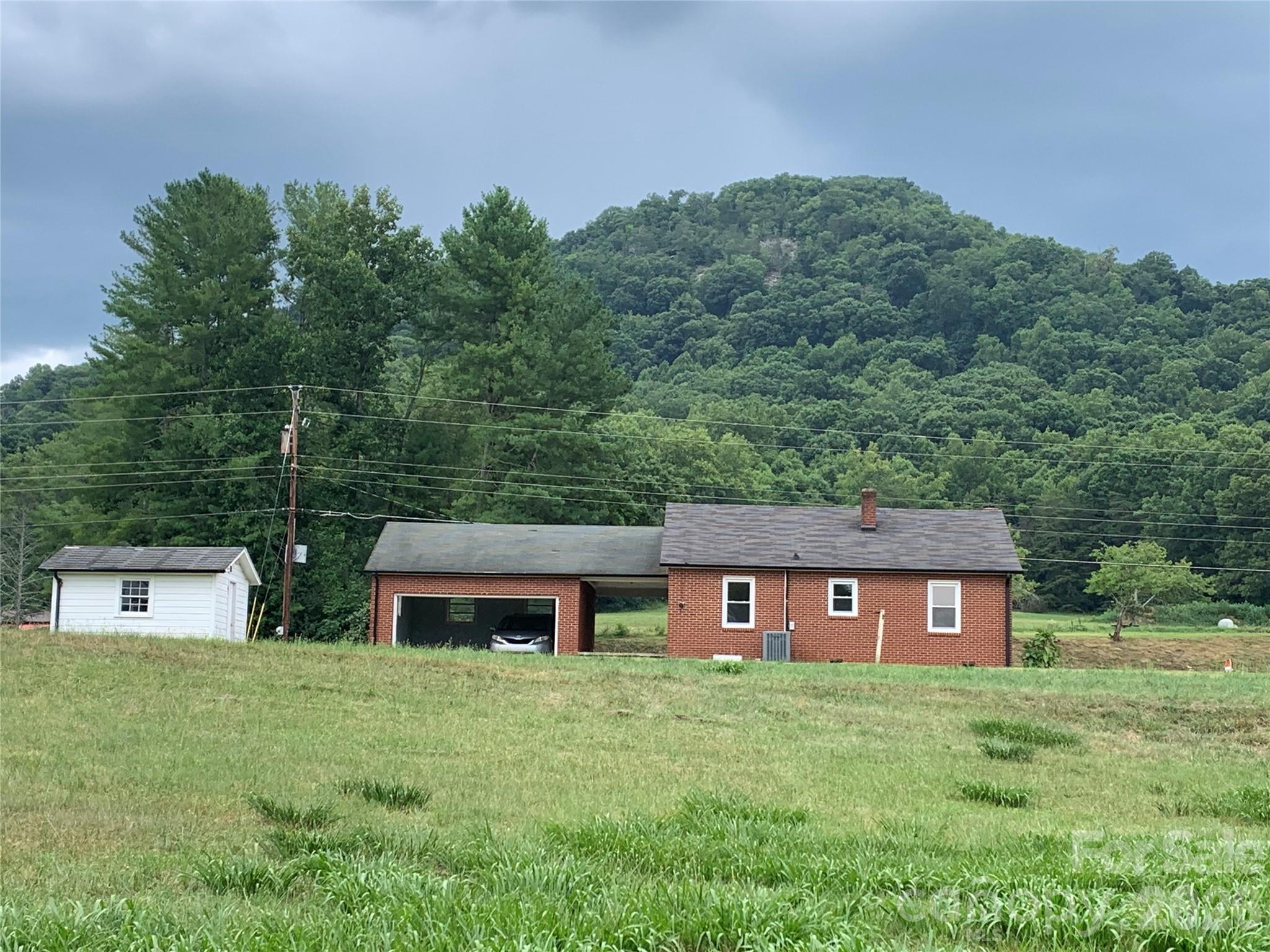 6285 & 6231 Nc 16 Highway N
