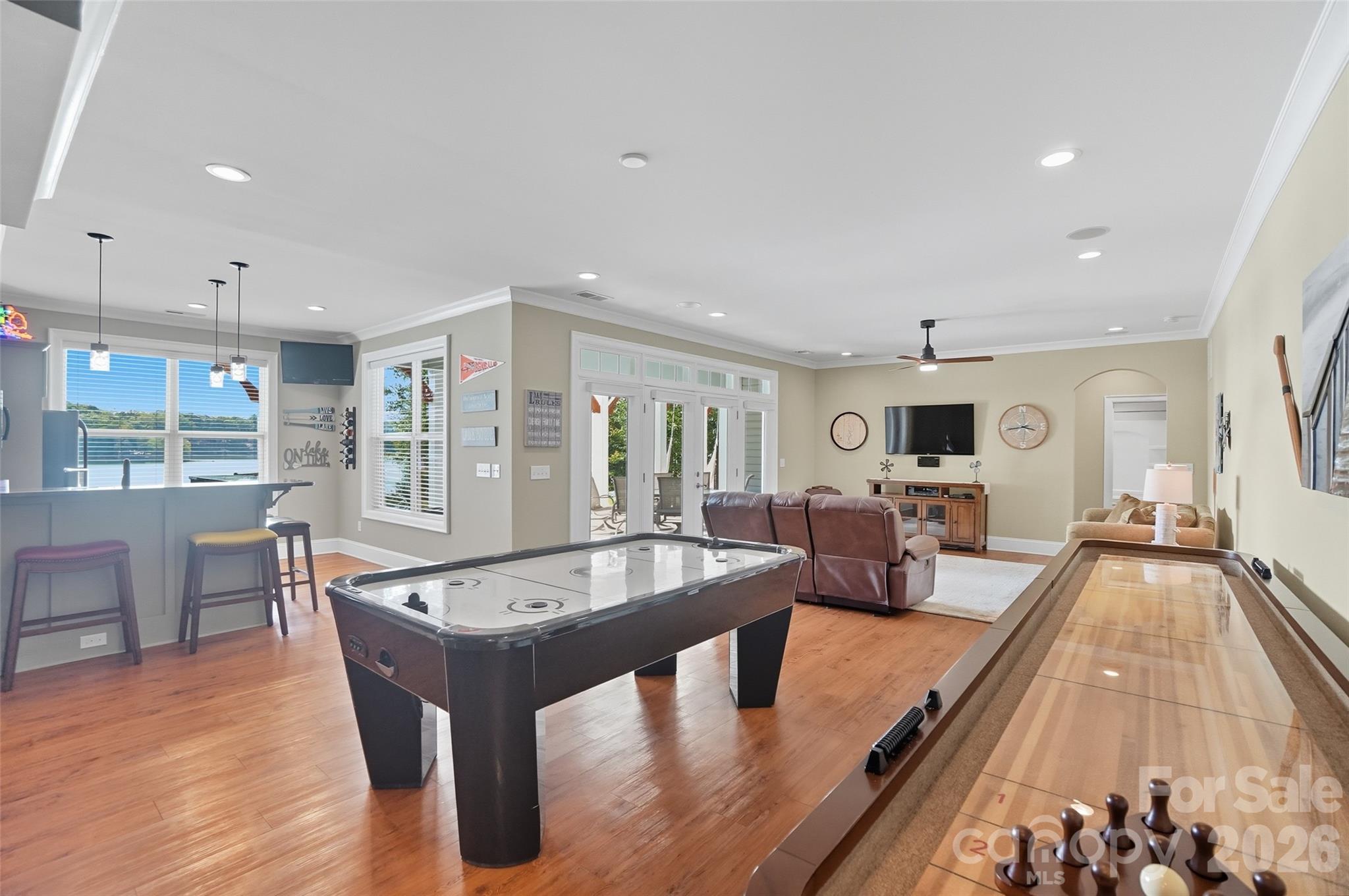 Lakepoint - Residential