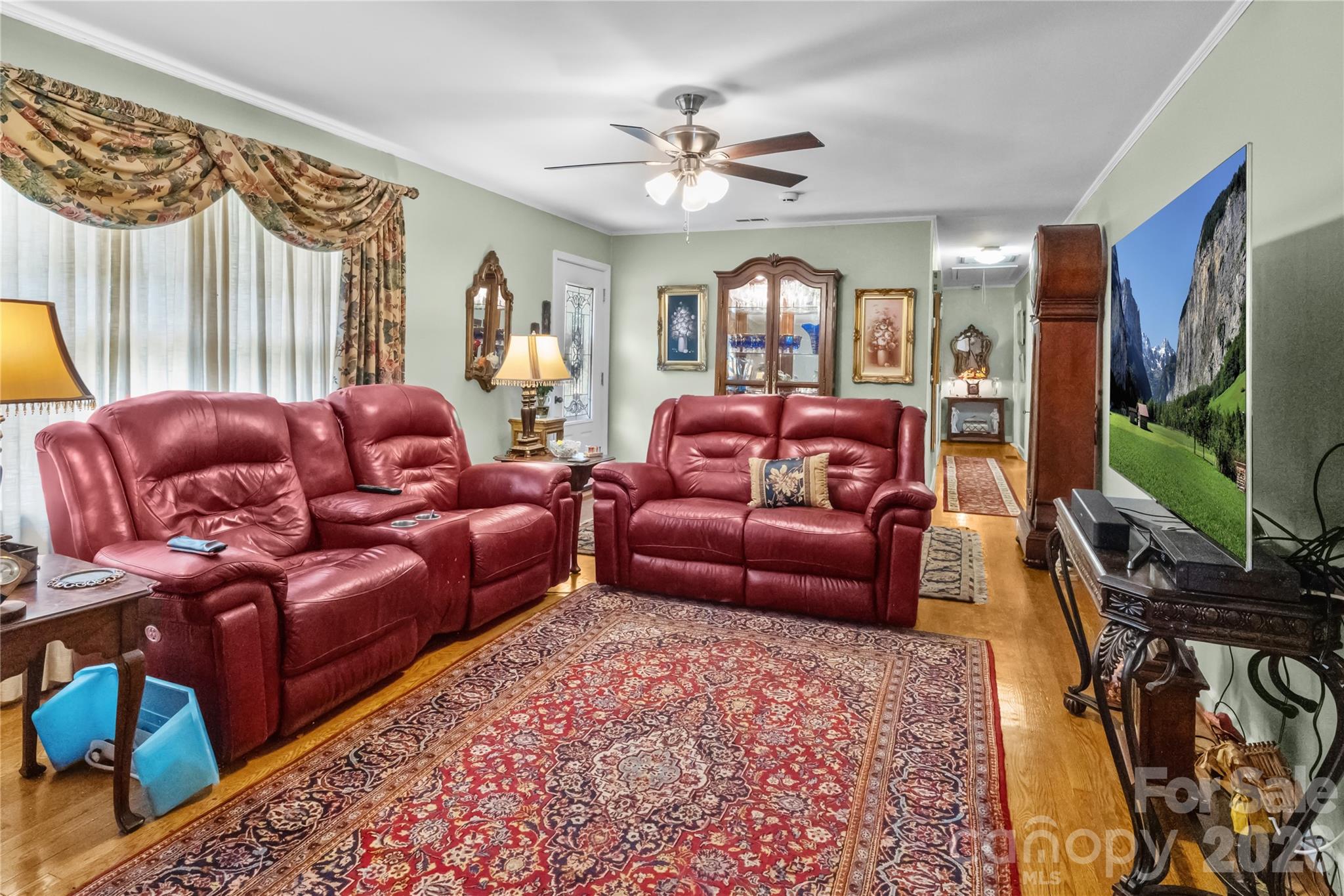 308 Taubrook Place NW