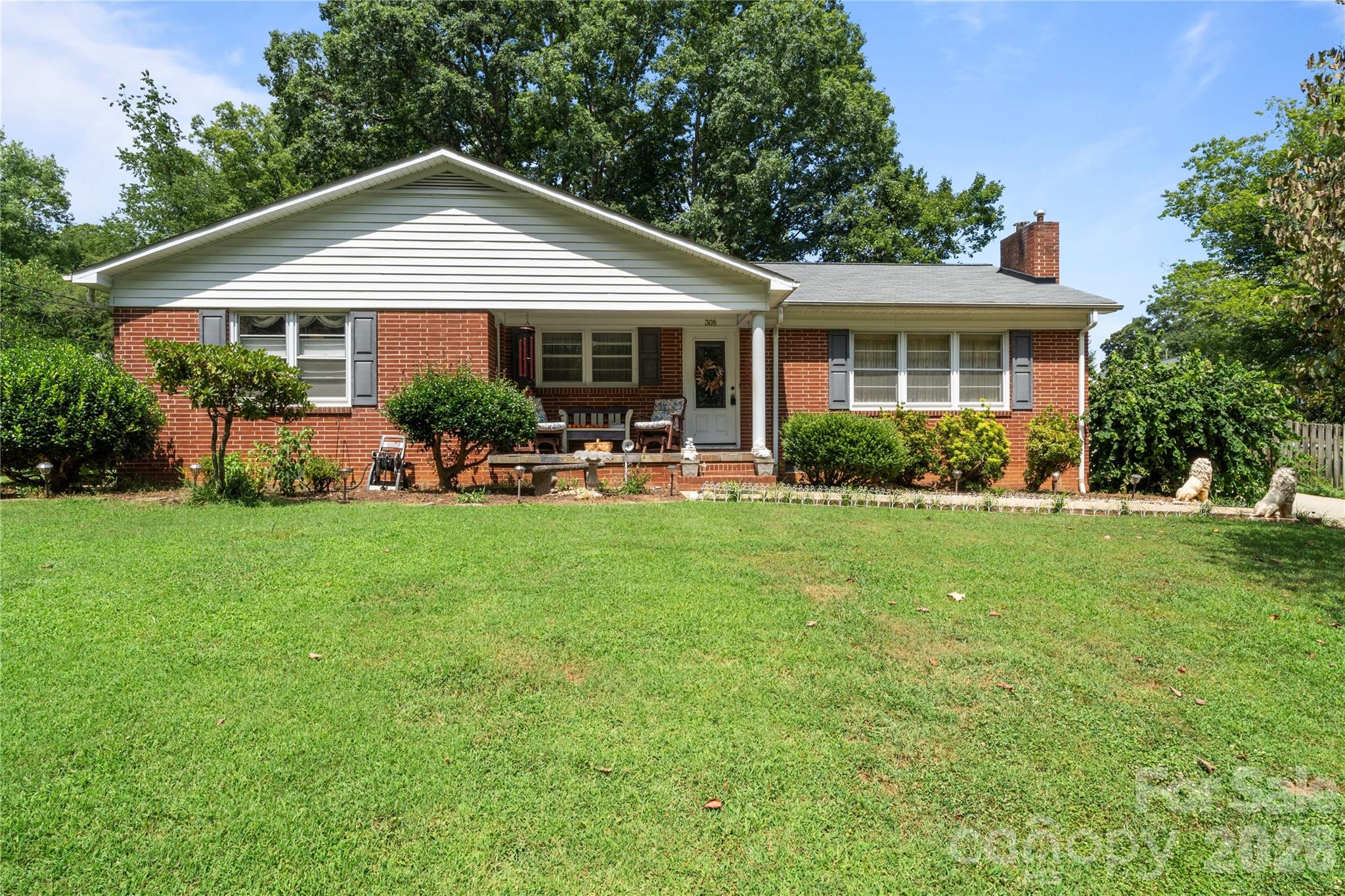 308 Taubrook Place NW