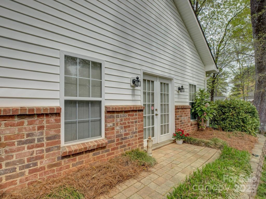 listing image 44