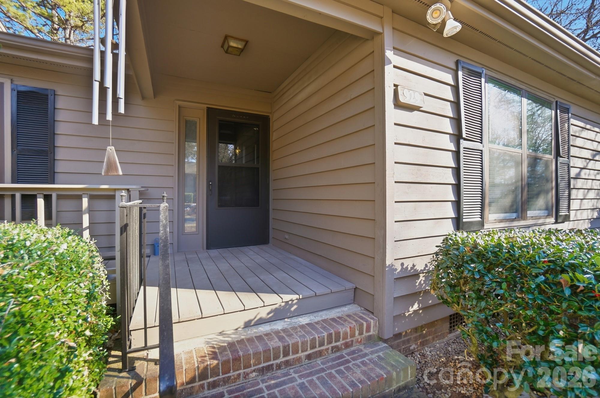 929 Cranberry Circle