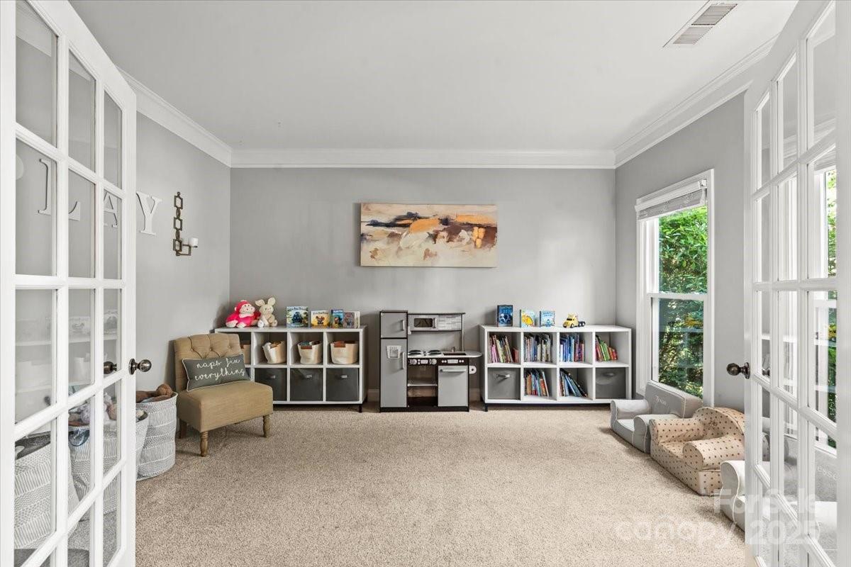 1800 Robbins Meadows Drive