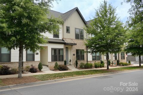 Townhouse in Charlotte NC 6318 Southgrove Street.jpg