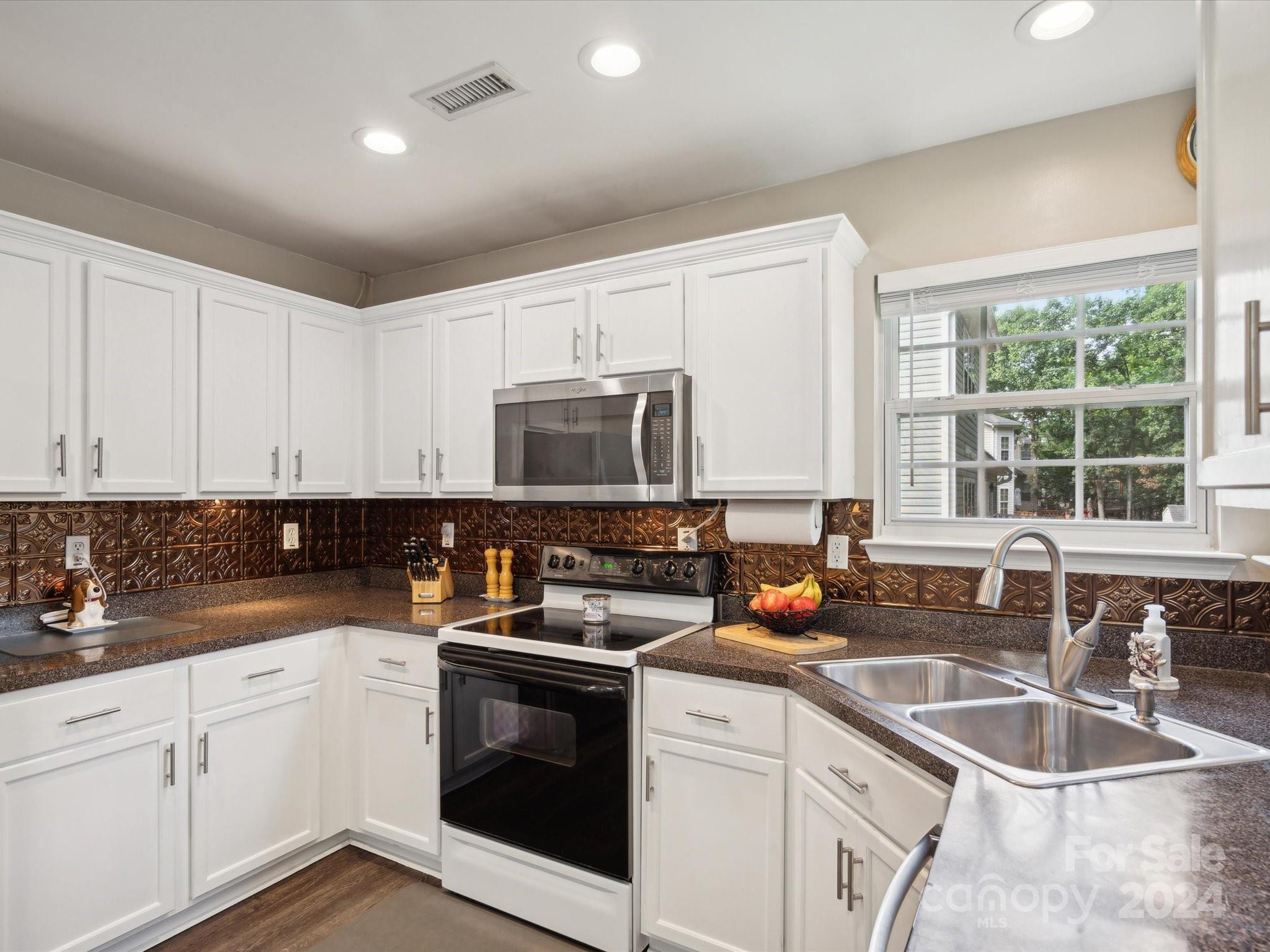 Colonial Village - Residential