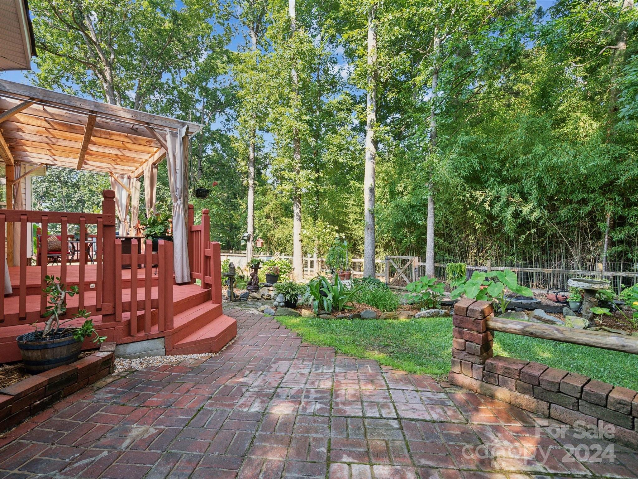 Colonial Village - Residential