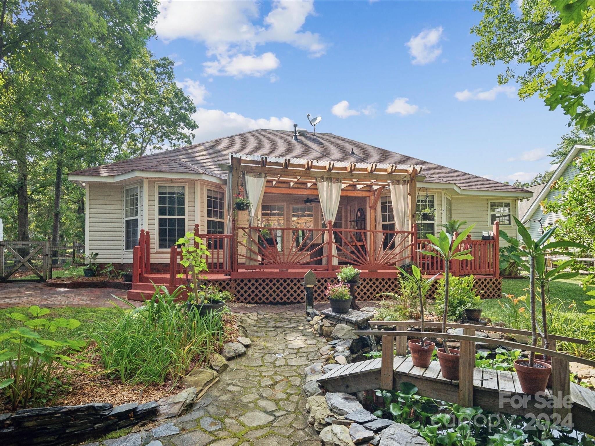 Colonial Village - Residential